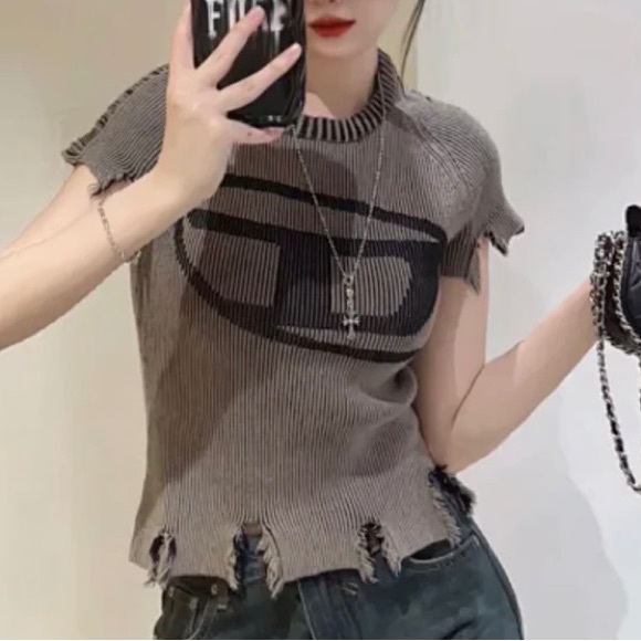 Authentic DIESEL Distressed Sweater. Small - Picture 12 of 16